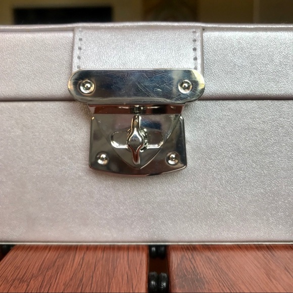 Ulta Be Beautiful Makeup Collection Case Box Set - Picture 5 of 12